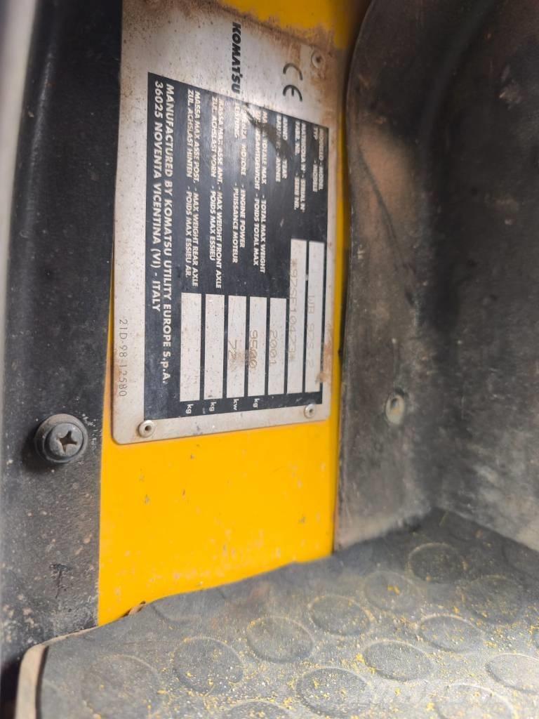 Komatsu WB 97 S-2 Utovarni rovokopači