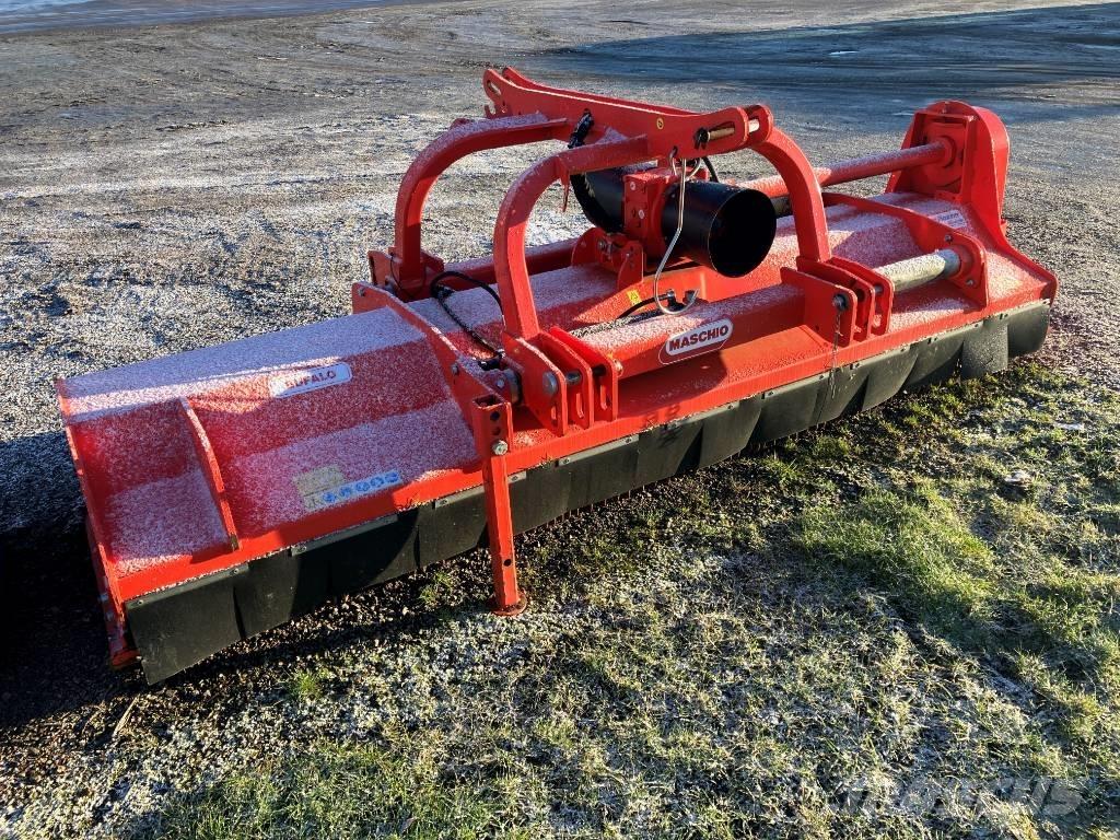 Maschio bufalo 300 Kosilice za pašnjak