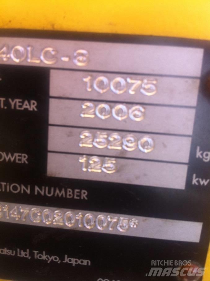 Komatsu PC240-8 Bageri gusjeničari