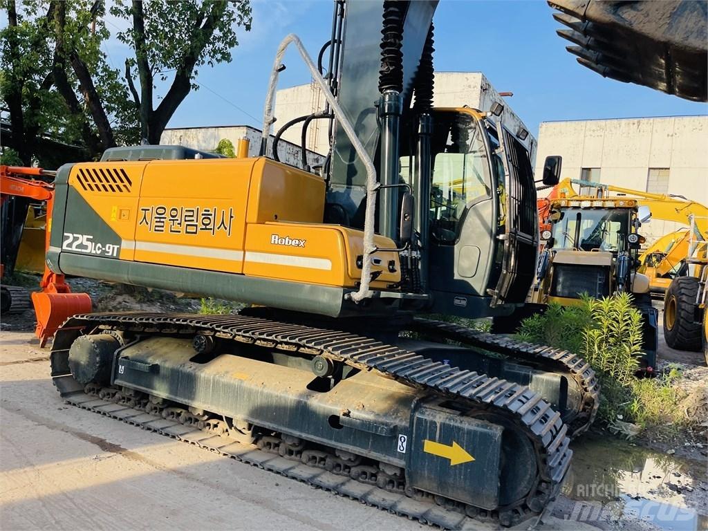 Hyundai 225 lc 9t Bageri gusjeničari