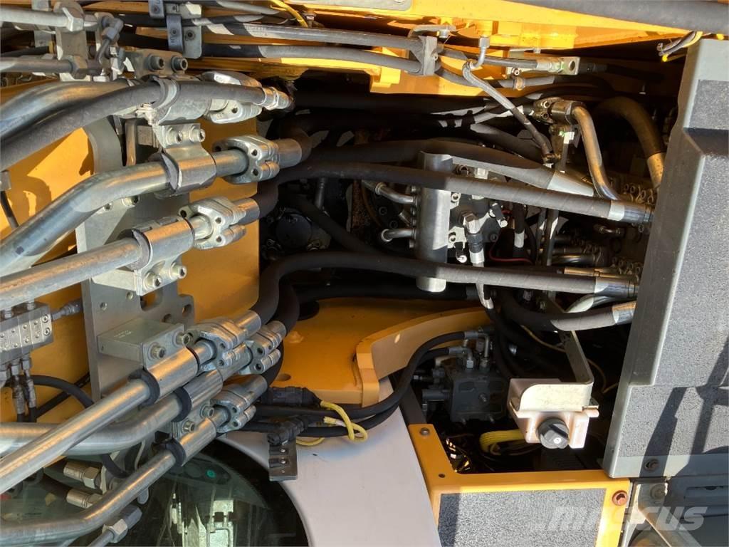 Liebherr R926 Bageri gusjeničari