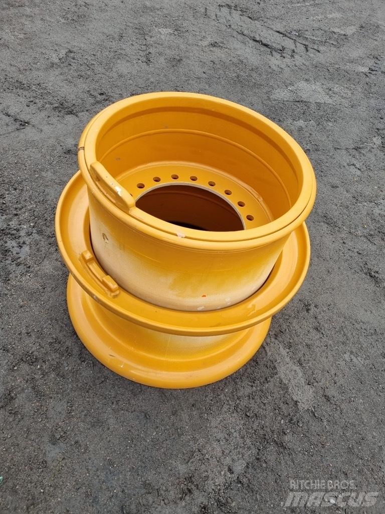 CASE 921 E rims Gume, kotači i naplatci