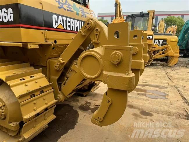 CAT D 6 G Buldožeri gusjeničari