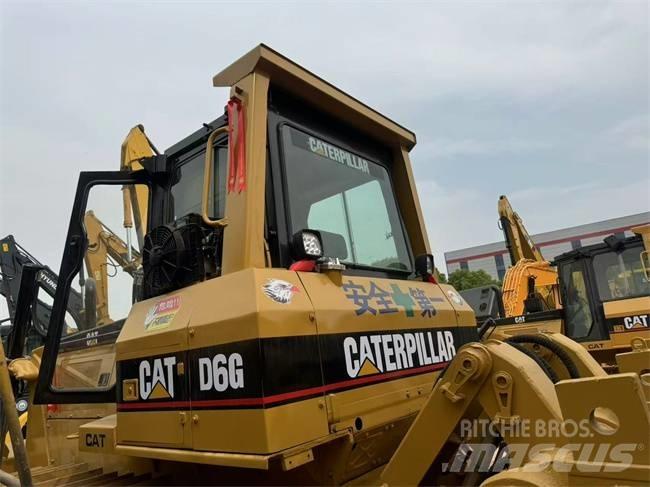 CAT D 6 G Buldožeri gusjeničari