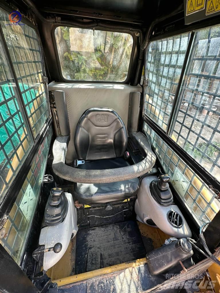 CAT 226 B Skid steer mini utovarivači