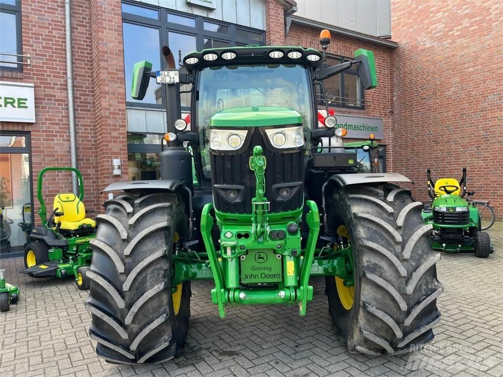John Deere 6R215 Traktori