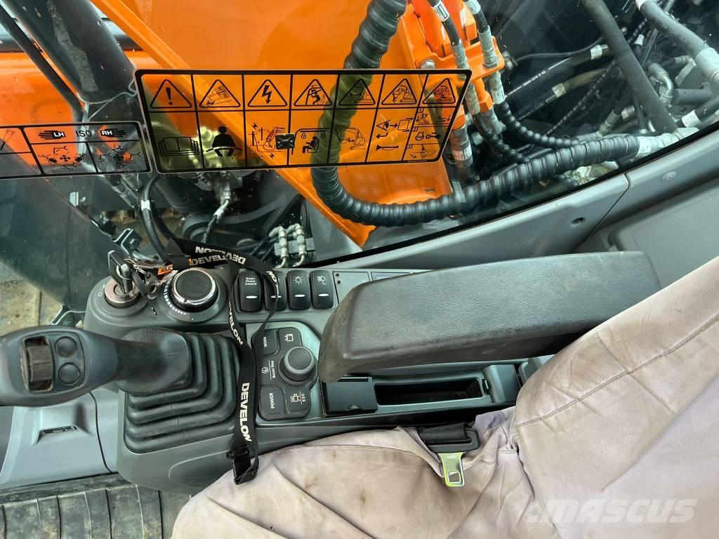 Doosan DX 140 LC Bageri gusjeničari