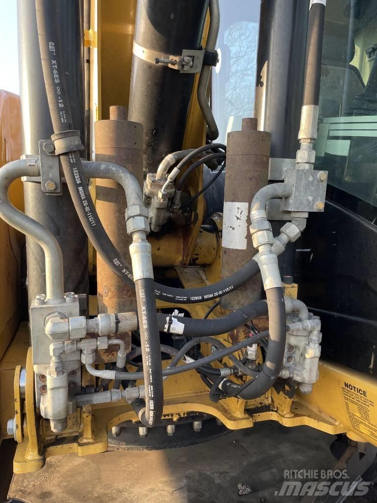 CAT M 313 D Bageri na kotačima