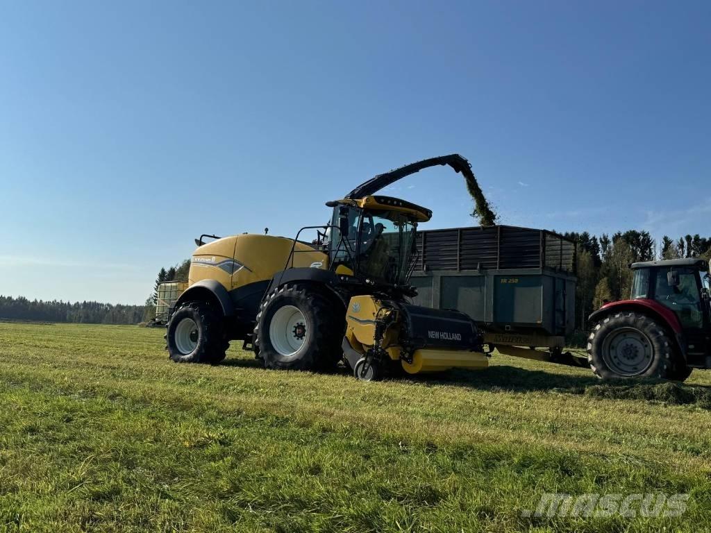 New Holland FR 550 Strojevi za krmu na vlastiti pogon
