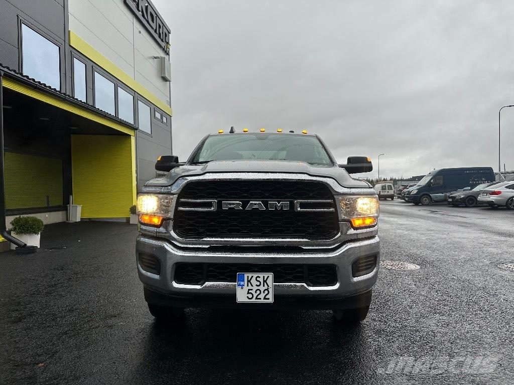 RAM 2500 Tradesman Kiperi