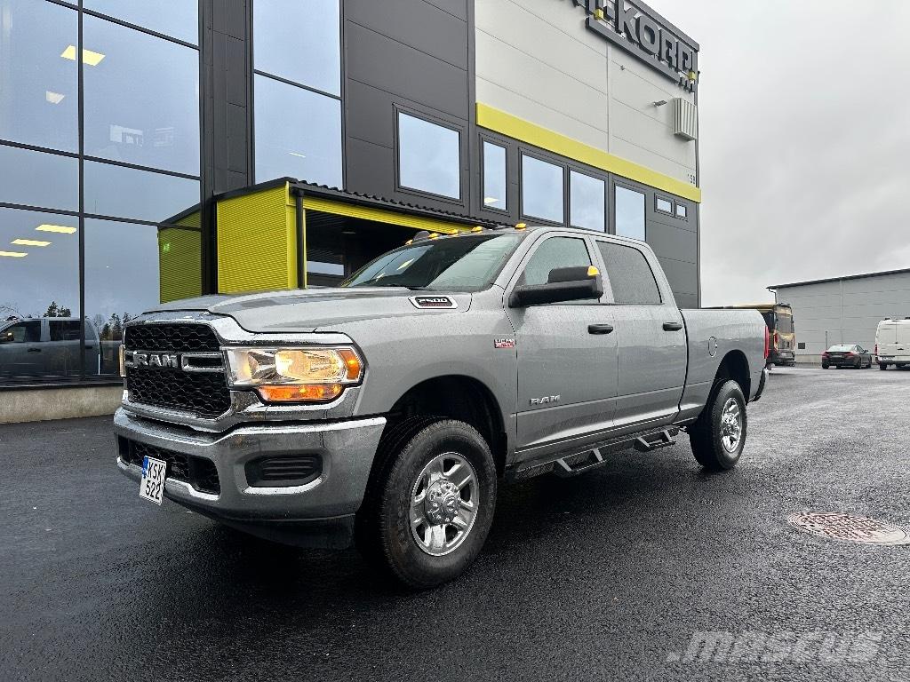 RAM 2500 Tradesman Kiperi