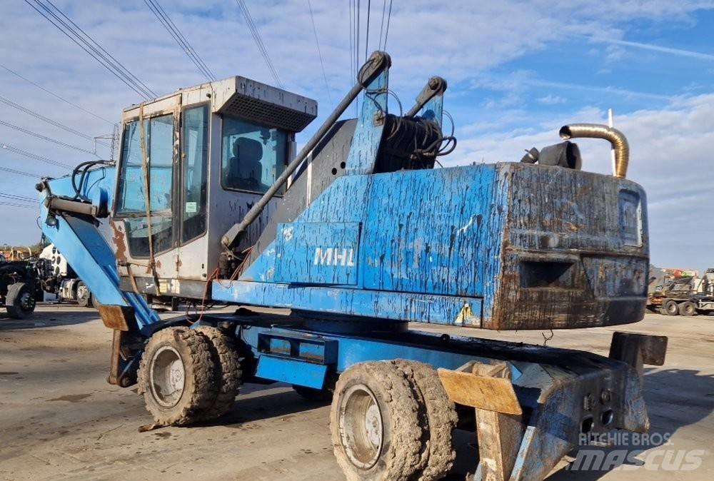 Fuchs 331 Bageri za manipuliranje materijalom / otpadom