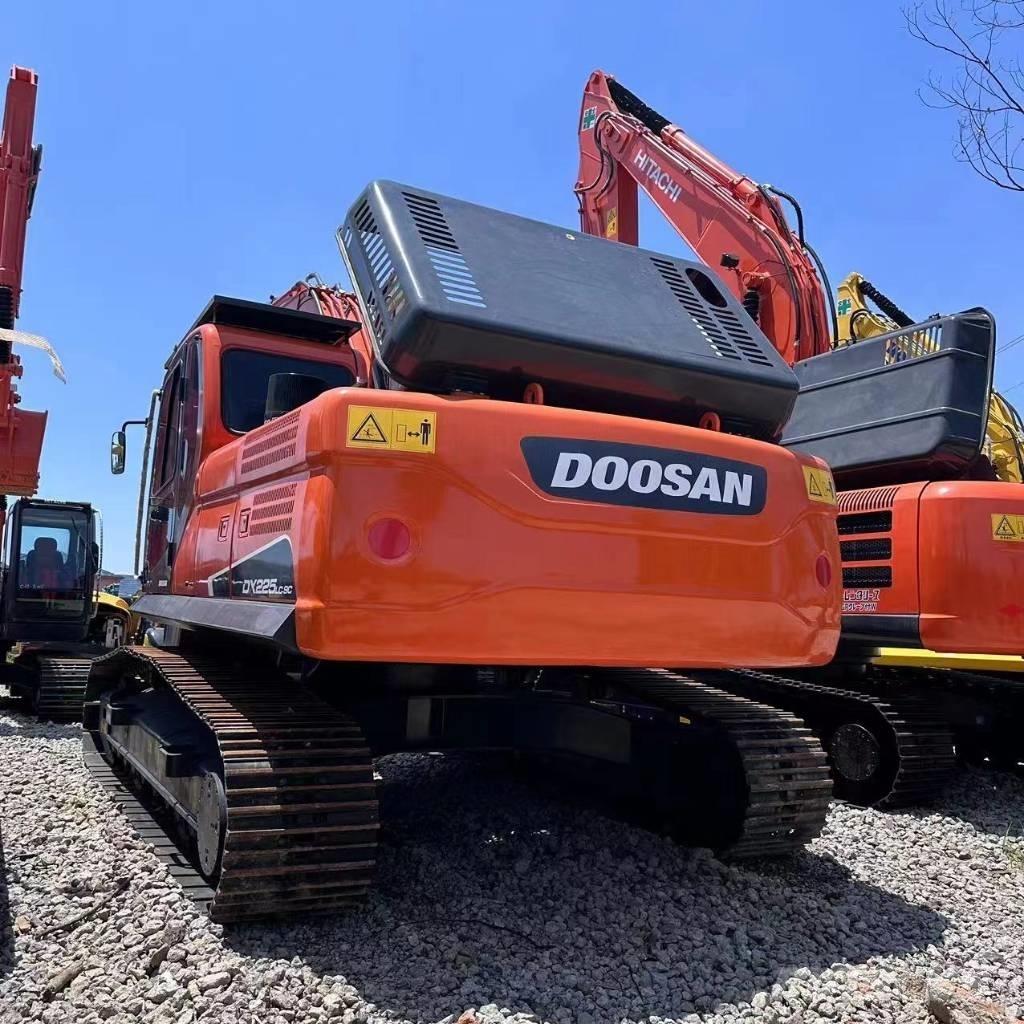 Doosan DX 225 LC Bageri gusjeničari