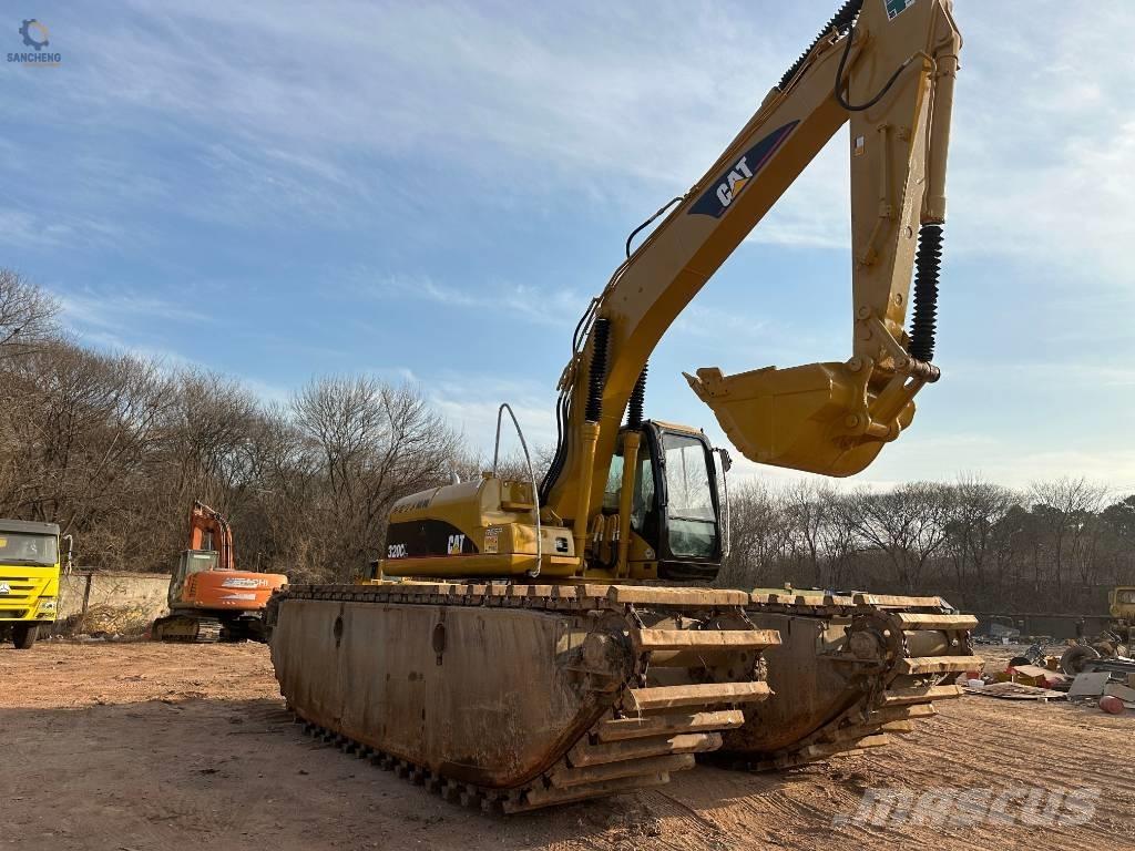 CAT 320 C L Amfibijski bageri