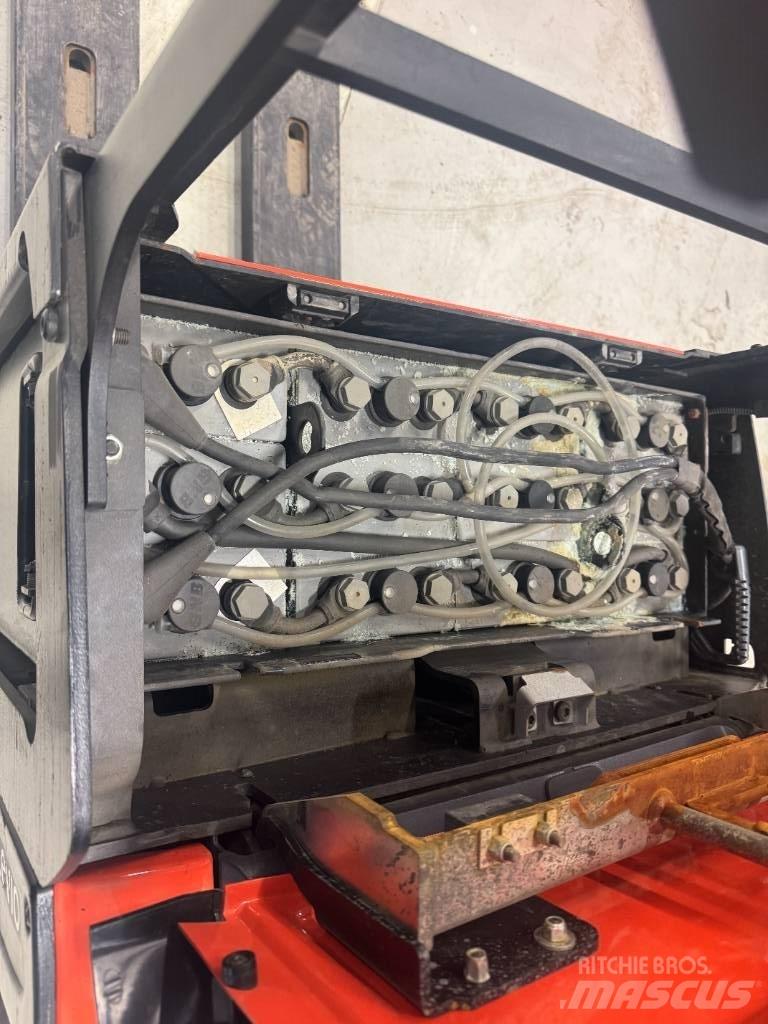 Toyota LPE 220 Nisko podizni električni viličar sa platformu