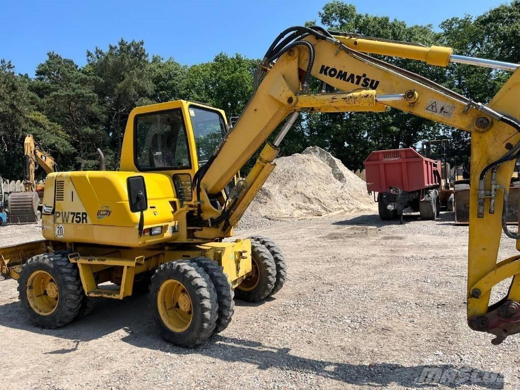 Komatsu PW 75 R Bageri na kotačima