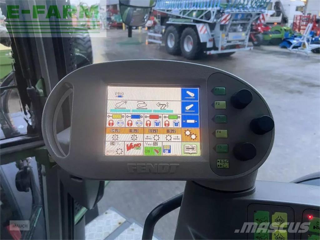 Fendt 820 vario Traktori