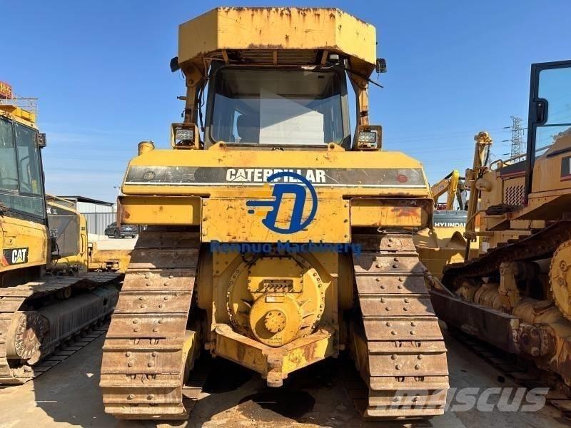 CAT D 6 R Buldožeri gusjeničari