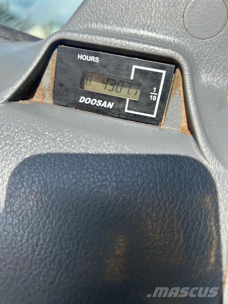 Doosan DX140 LC-7 Bageri gusjeničari