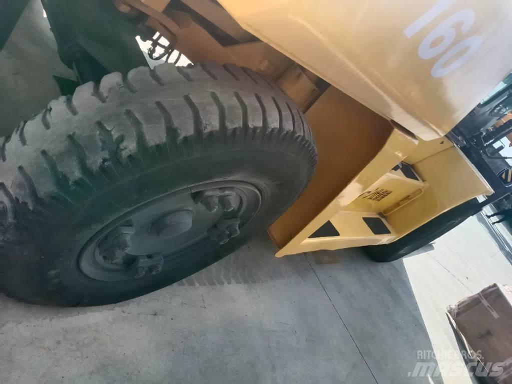Komatsu FD 160 Dizelski viličari