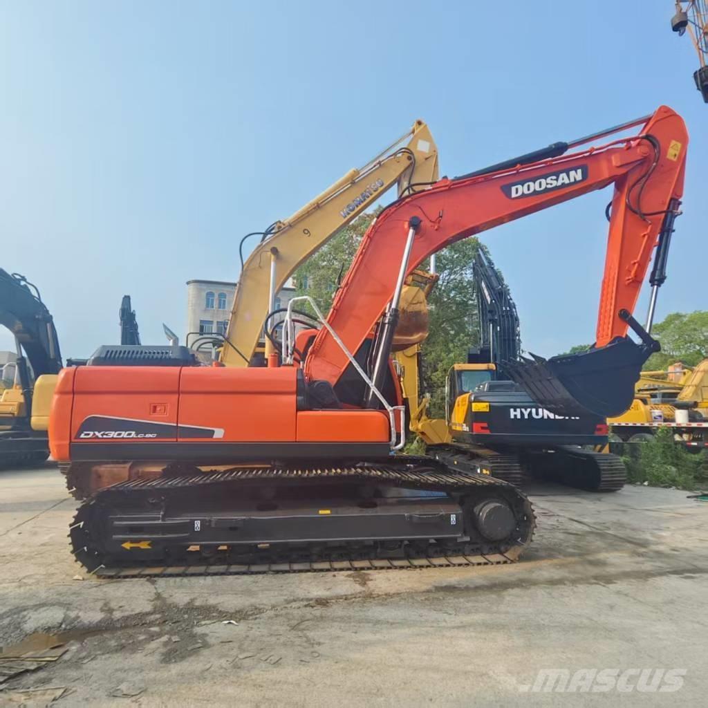 Doosan DX 300 LC Bageri gusjeničari