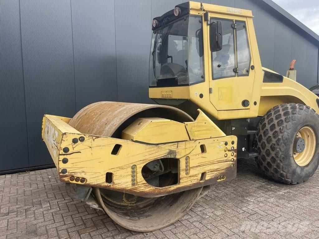 Bomag Bw 213 Gumeni valjci na kotačima