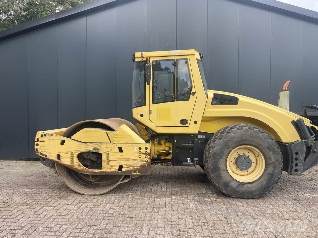 Bomag Bw 213 Gumeni valjci na kotačima