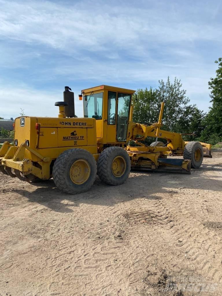 John Deere 770b Grejderi