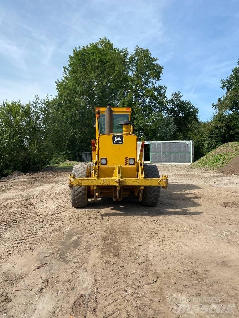 John Deere 770b Grejderi