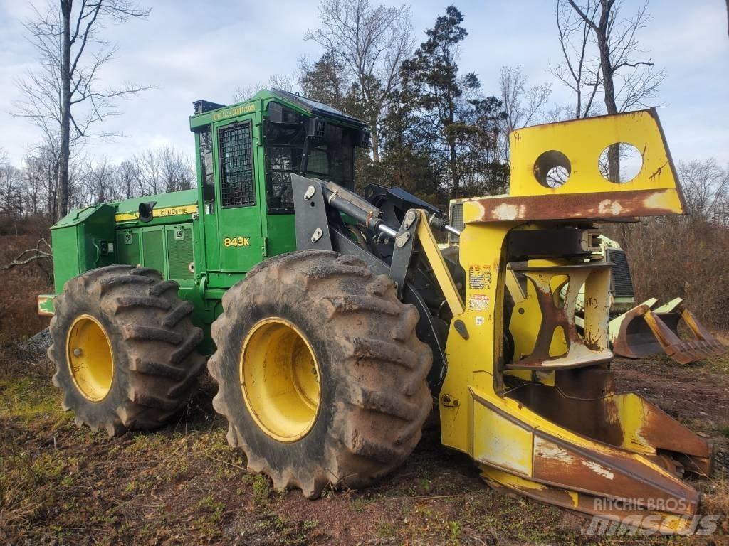 John Deere 843 K Strojevi za sječu stabala