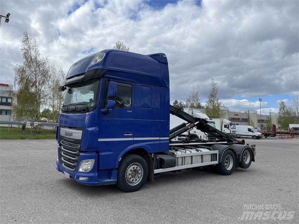 DAF XF510 6x2 Rol kiper kamioni s kukama za dizanje