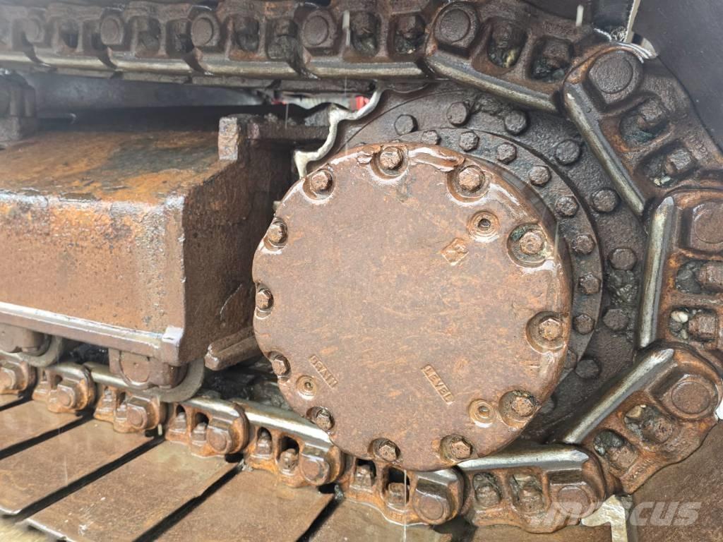 Hitachi ZX 210 Bageri gusjeničari