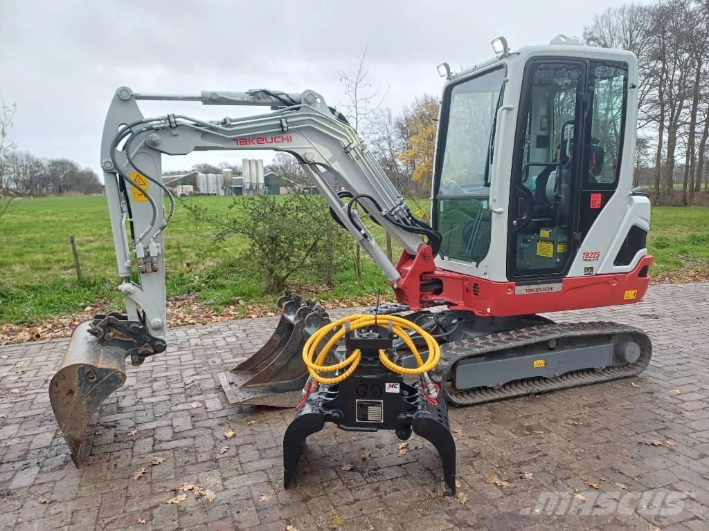Takeuchi TB 225 Mini bageri <7t