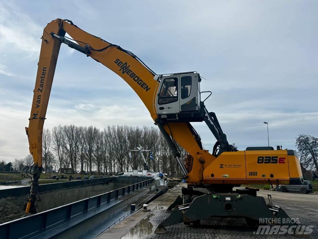 Sennebogen 835 Bageri za manipuliranje materijalom / otpadom