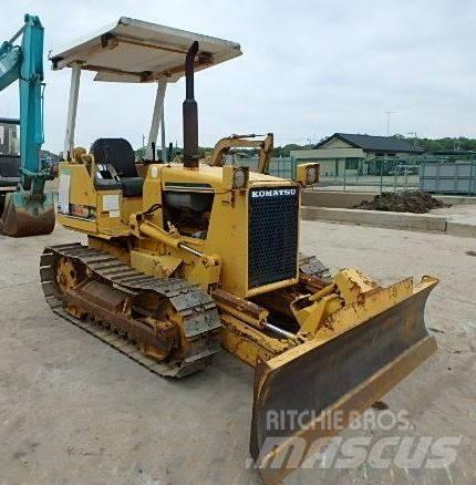 Komatsu D 20 A-6 Buldožeri gusjeničari