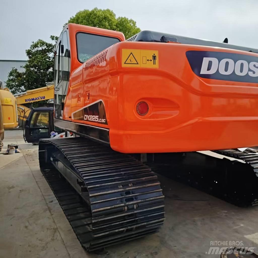 Doosan DX 225 Bageri gusjeničari