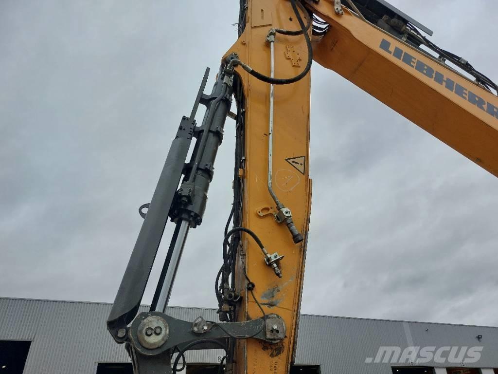 Liebherr R936LC Bageri gusjeničari