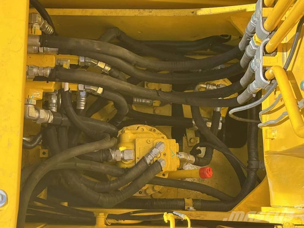 Komatsu PC 130 Bageri gusjeničari