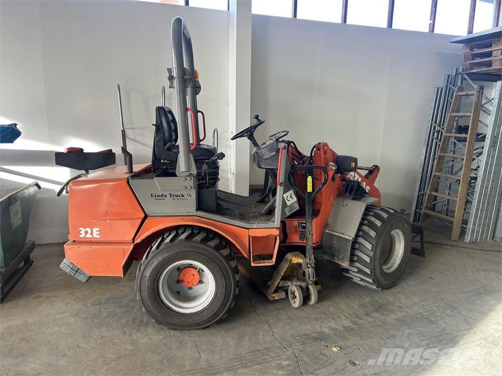 Atlas AR32E Višenamjenski utovarivači