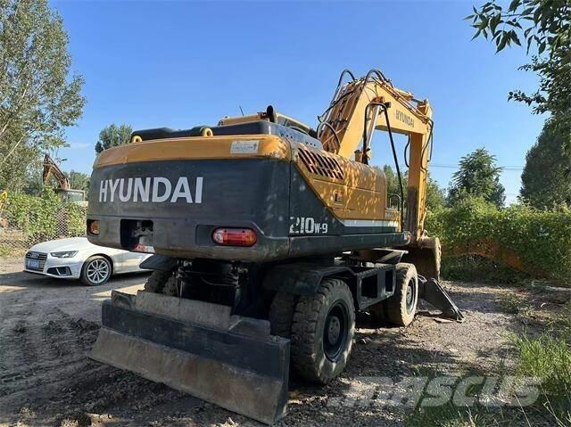Hyundai 210W Bageri gusjeničari