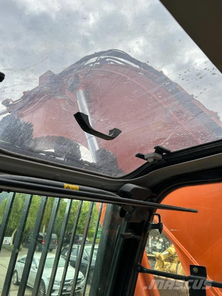 Hitachi ZX300LC-5 Bageri gusjeničari