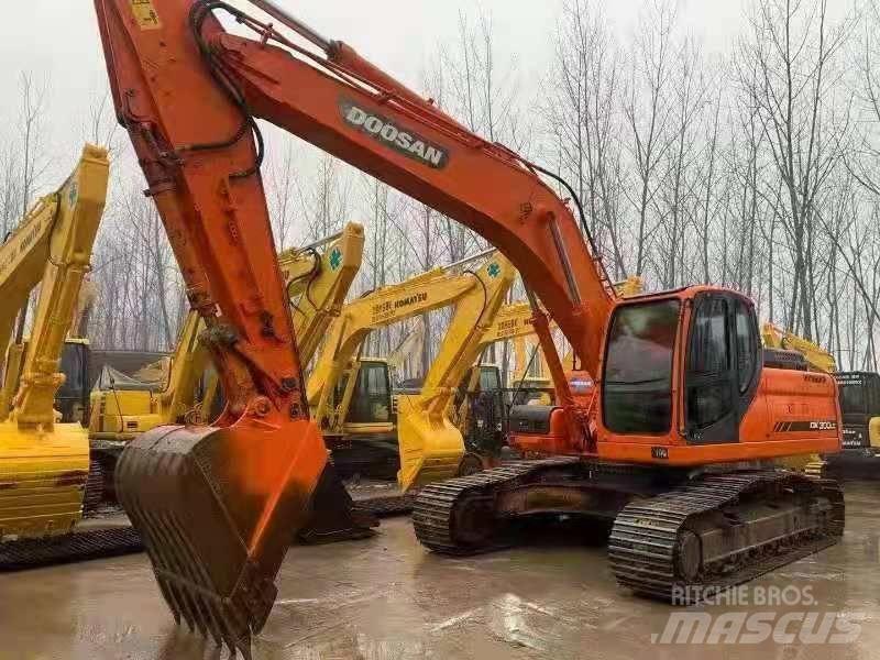 Doosan DX300LC Bageri gusjeničari