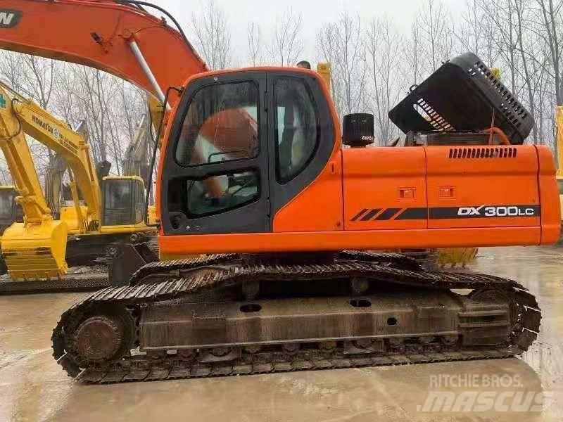 Doosan DX300LC Bageri gusjeničari