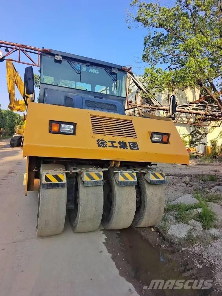 XCMG XP 263 Gumeni valjci na kotačima