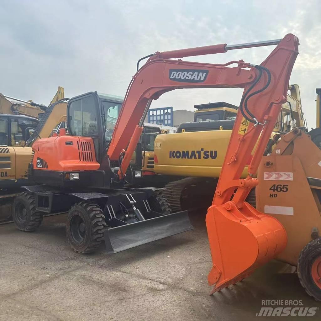 Doosan DX60W Bageri na kotačima