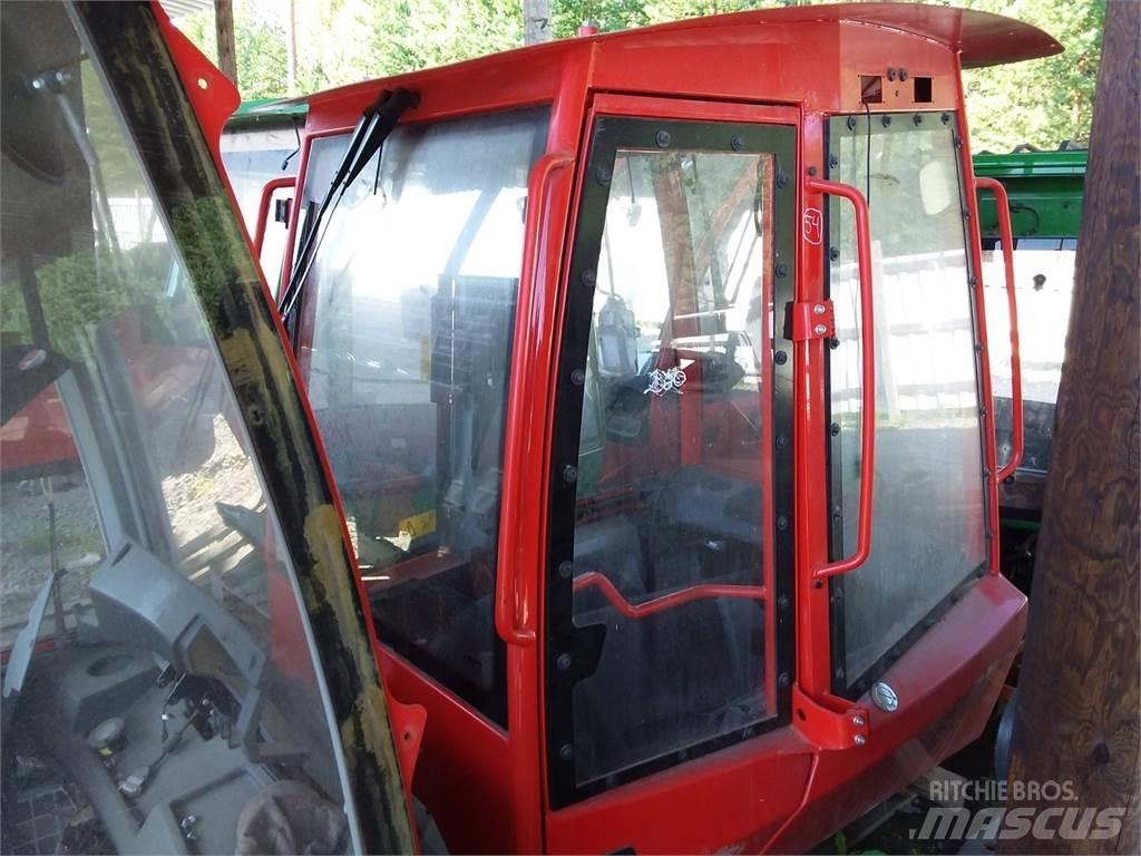 Komatsu 895 Kabine i unutrašnjost