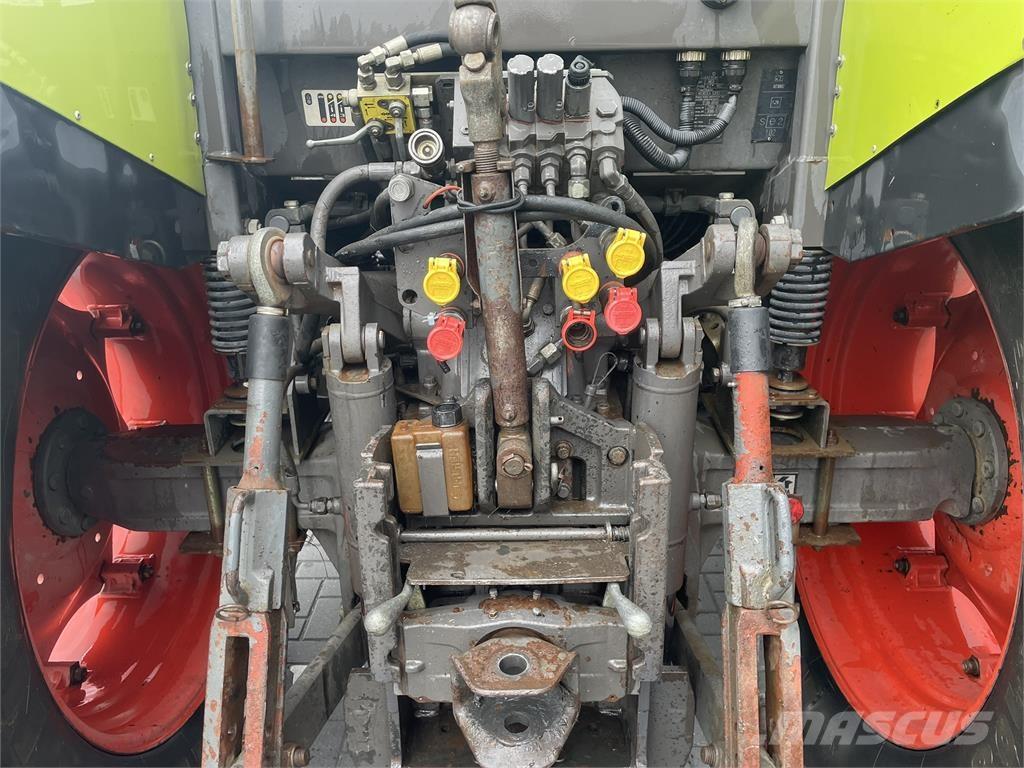 CLAAS ATZ 567 Traktori