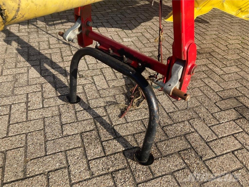 Fella TS 880 HARK Okretači i sakupljači sijena