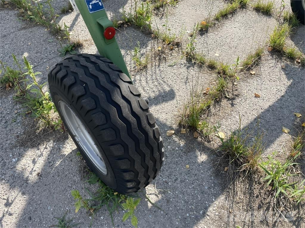 Krone Swadro 900 Okretači i sakupljači sijena