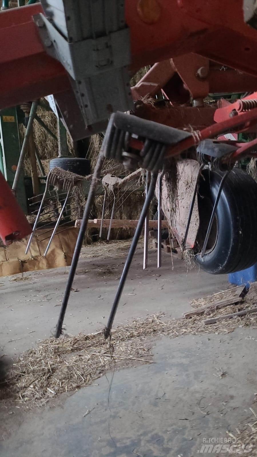 Kuhn GF 13002 Okretači i sakupljači sijena